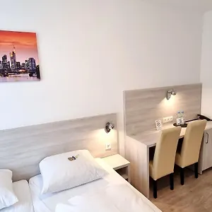 Adler Frankfurt Ξενοδοχείο